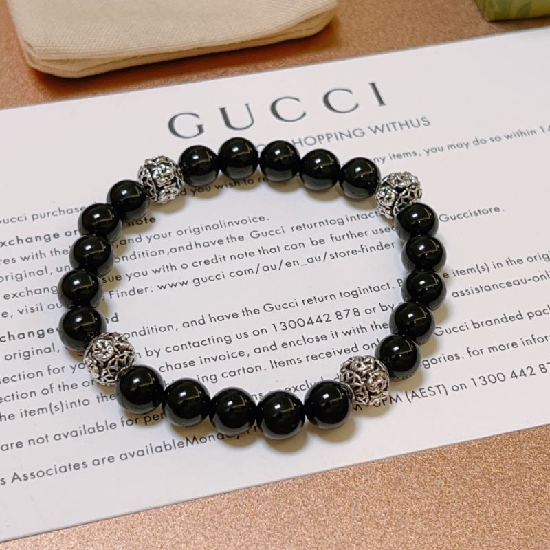 G*u*i bracelets